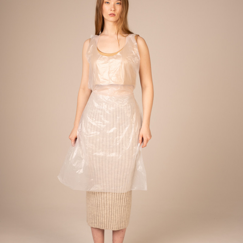 ПЭ фартуки одноразовые (9 мкм) 70*110 см (не медиц), Albens (100 шт/уп, 1000 шт/кор) (7204, белый)