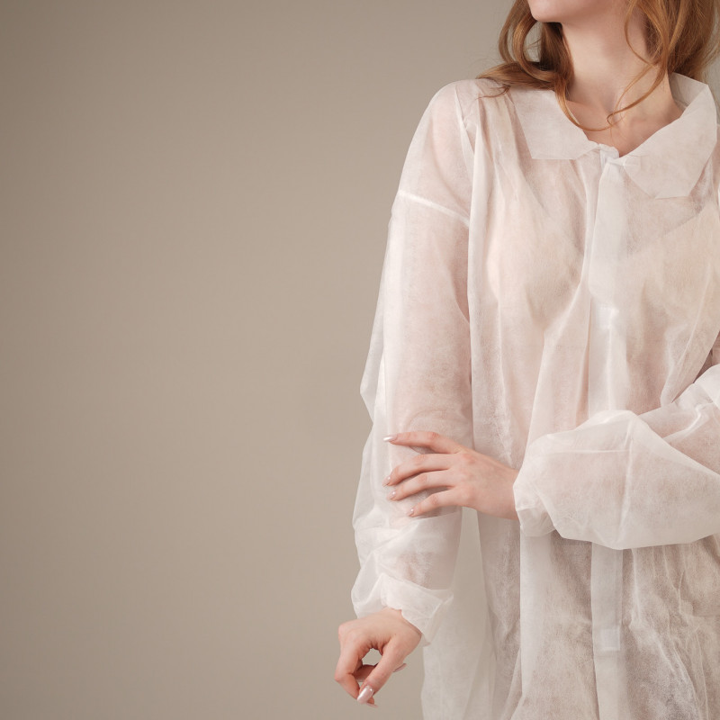 Халат одноразовый "Визитер" на липучках, Albens, пл. 30, белый, XL