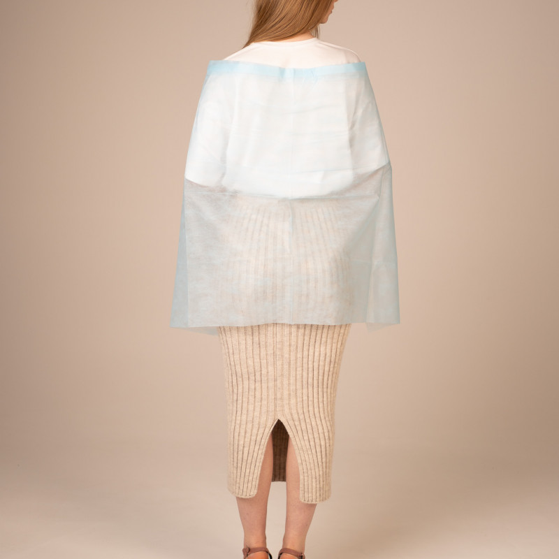 Накидка для пациента на кулиске 110*70 см пл 20 (10 шт/уп, 250 шт/кор) (голубой)