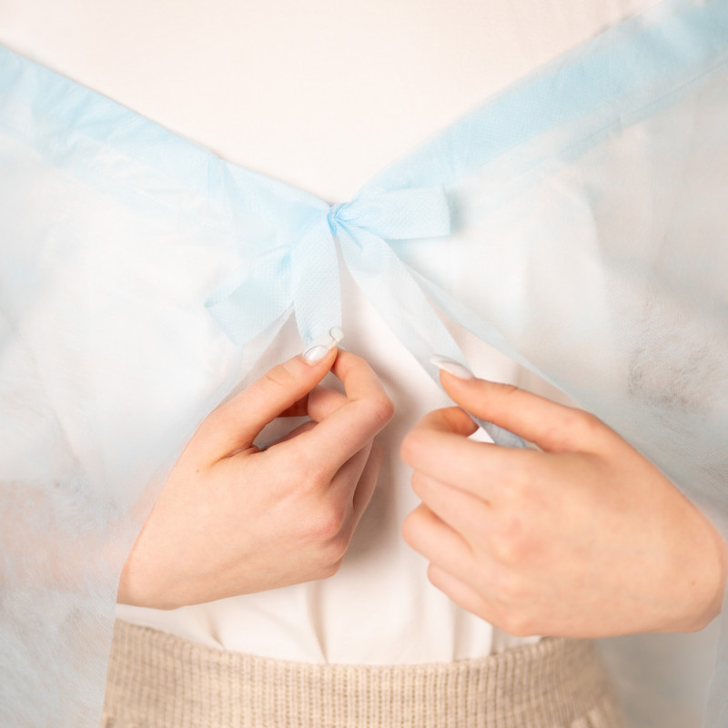 Накидка для пациента на кулиске 110*70 см пл 20 (10 шт/уп, 250 шт/кор) (голубой)