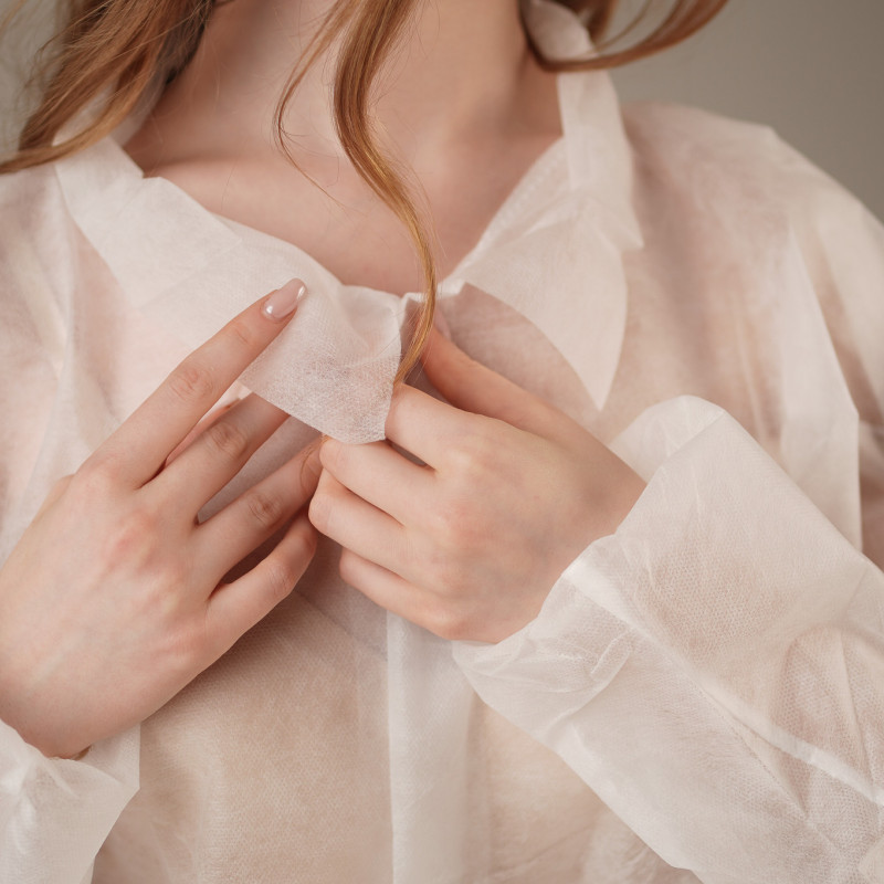 Халат медицинский на КНОПКАХ, 20 г/м2, XL (10 шт/уп; 50 шт/кор) (, белый)