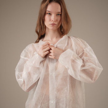 Халат медицинский на КНОПКАХ, 20 г/м2, L (50 шт/кор) (, белый)