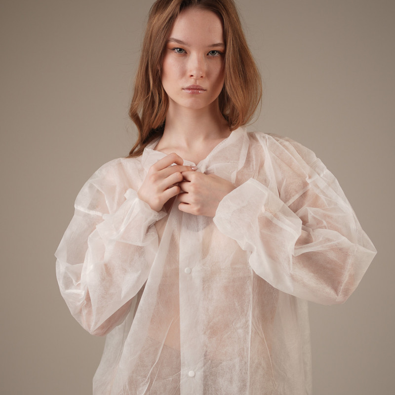 Халат медицинский на КНОПКАХ, 20 г/м2, L (50 шт/кор) (, белый) Халат медицинский на КНОПКАХ, 20 г/м2, L (50 шт/кор) (, белый)