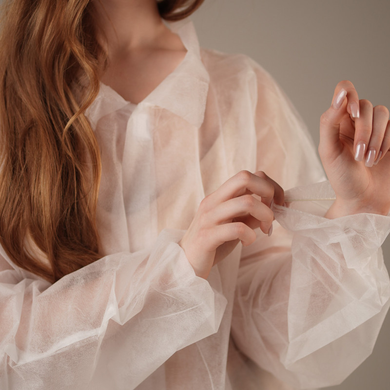 Халат медицинский на ЛИПУЧКАХ, 20 г/м2, XXL (10 шт/уп; 50 шт/кор) (, белый)