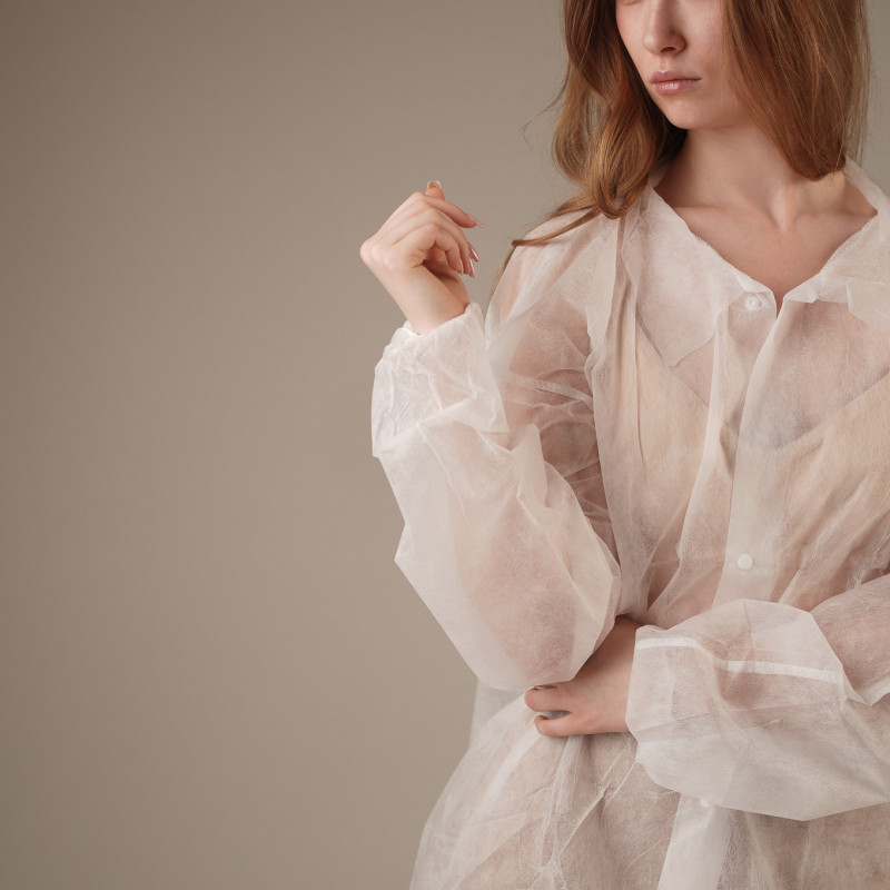 Халат медицинский на КНОПКАХ, 20 г/м2, L (50 шт/кор) (, белый) Халат медицинский на КНОПКАХ, 20 г/м2, L (50 шт/кор) (, белый)