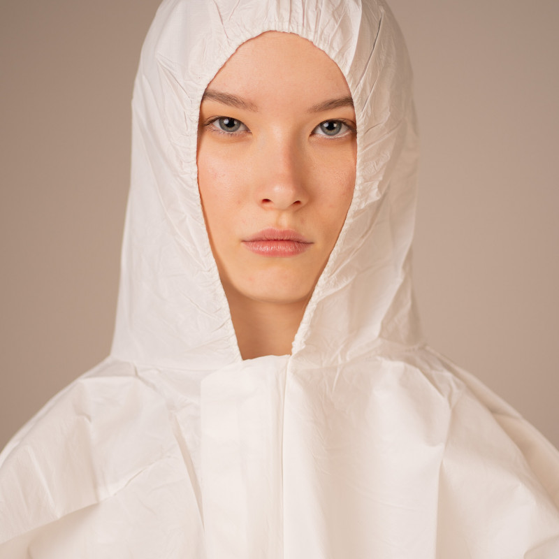 Комбинезон защитный из ламинированного нетканого материала XXL 50шт/кор) Комбинезон защитный из ламинированного нетканого материала XXL 50шт/кор)