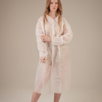Халат медицинский на КНОПКАХ, 20 г/м2, XL (10 шт/уп; 50 шт/кор) (, белый)