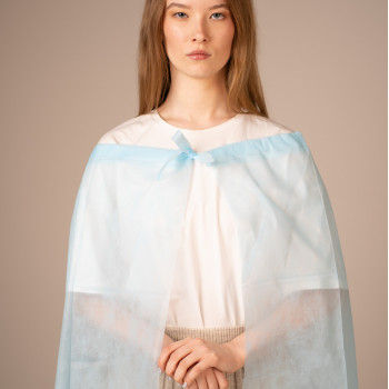 Накидка для пациента на кулиске 160*110 см пл 20 (5 шт/уп, 150 шт/кор) (голубой)