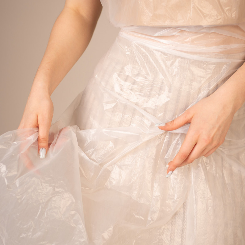 ПЭ фартуки одноразовые (9 мкм) 70*110 см (не медиц), Albens (100 шт/уп, 1000 шт/кор) (7204, белый)