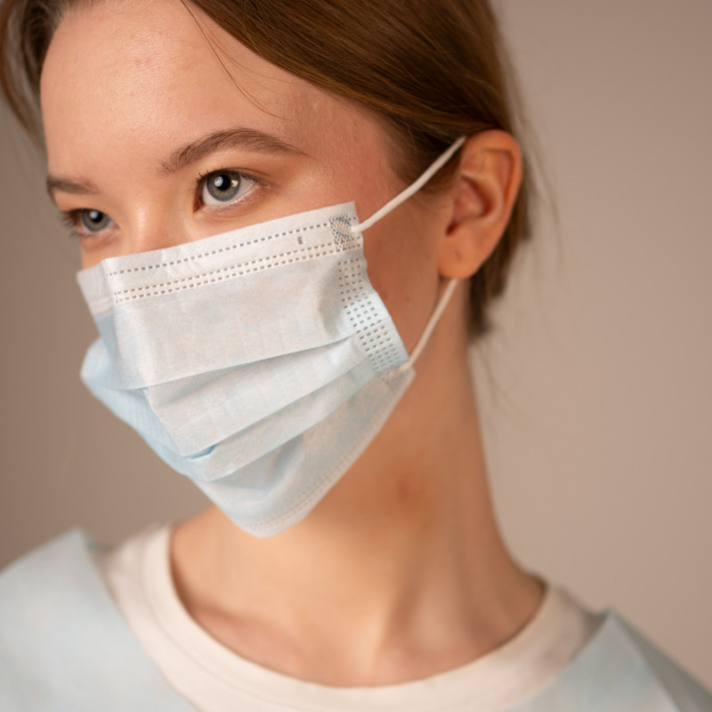 Маски медицинские трехслойные (на резинках), стерильные, голубые Маски медицинские трехслойные (на резинках), стерильные, голубые